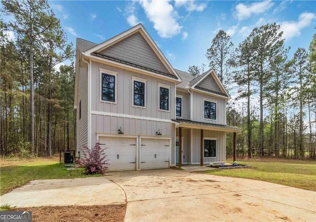 Photo 2 of Single family home for sale at 4070 Highway 81 E, Mcdonough, GA 30252 | MLS# 10719073 | Listing updated on 2026-09-24
