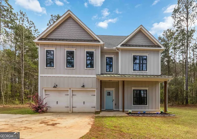 Photo 3 of Single family home for sale at 4070 Highway 81 E, Mcdonough, GA 30252 | MLS# 10719073 | Listing updated on 2026-09-24