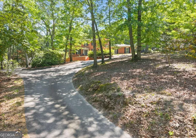 Photo 4 of Single family home for sale at 1812 Valley Rd NE, Gainesville, GA 30501 | MLS# 10759714 | Listing updated on 2026-08-15