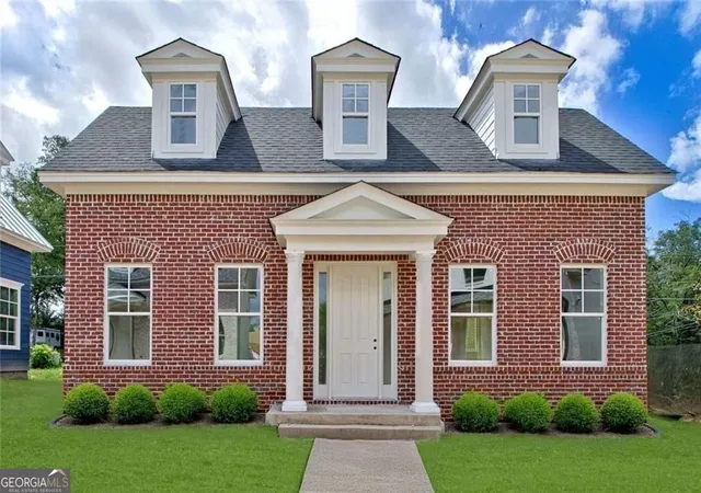 Photo 2 of Single family home for sale at 124 Morgan St, Senoia, GA 30276 | MLS# 10807784 | Listing updated on 2026-08-07