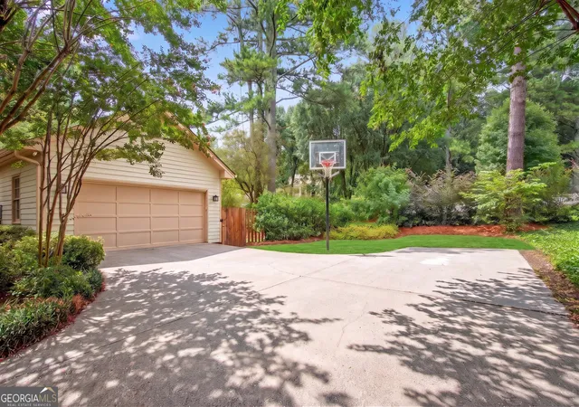 Photo 3 of Single family home for sale at 505 Middleton Pl, Roswell, GA 30075 | MLS# 10836334 | Listing updated on 2026-09-14