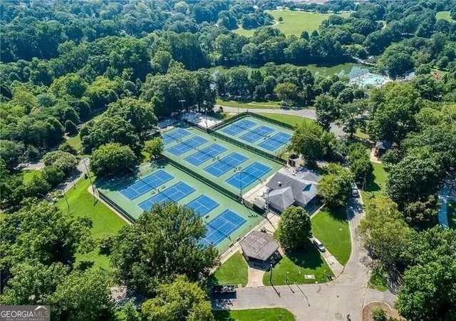 Listing Photo 2 - Condo for sale in building located at 1230 Piedmont Ave Ne, Atlanta, GA 30309 - Unit #APT 404