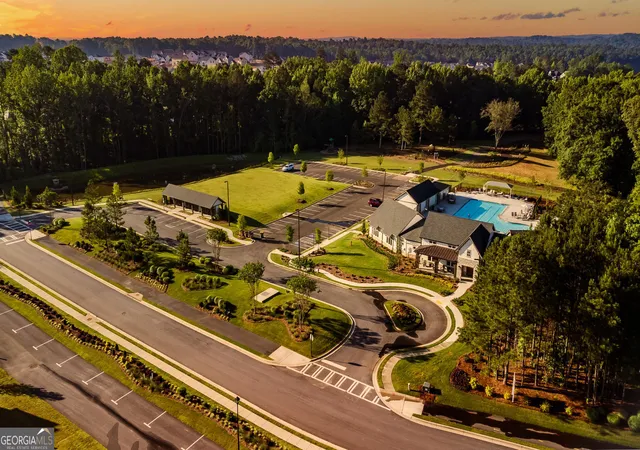 Photo 4 of Single family home for sale at 850 Crystal Lakes Pkwy, Hoschton, GA 30548 | MLS# 10823853 | Listing updated on 2026-09-11