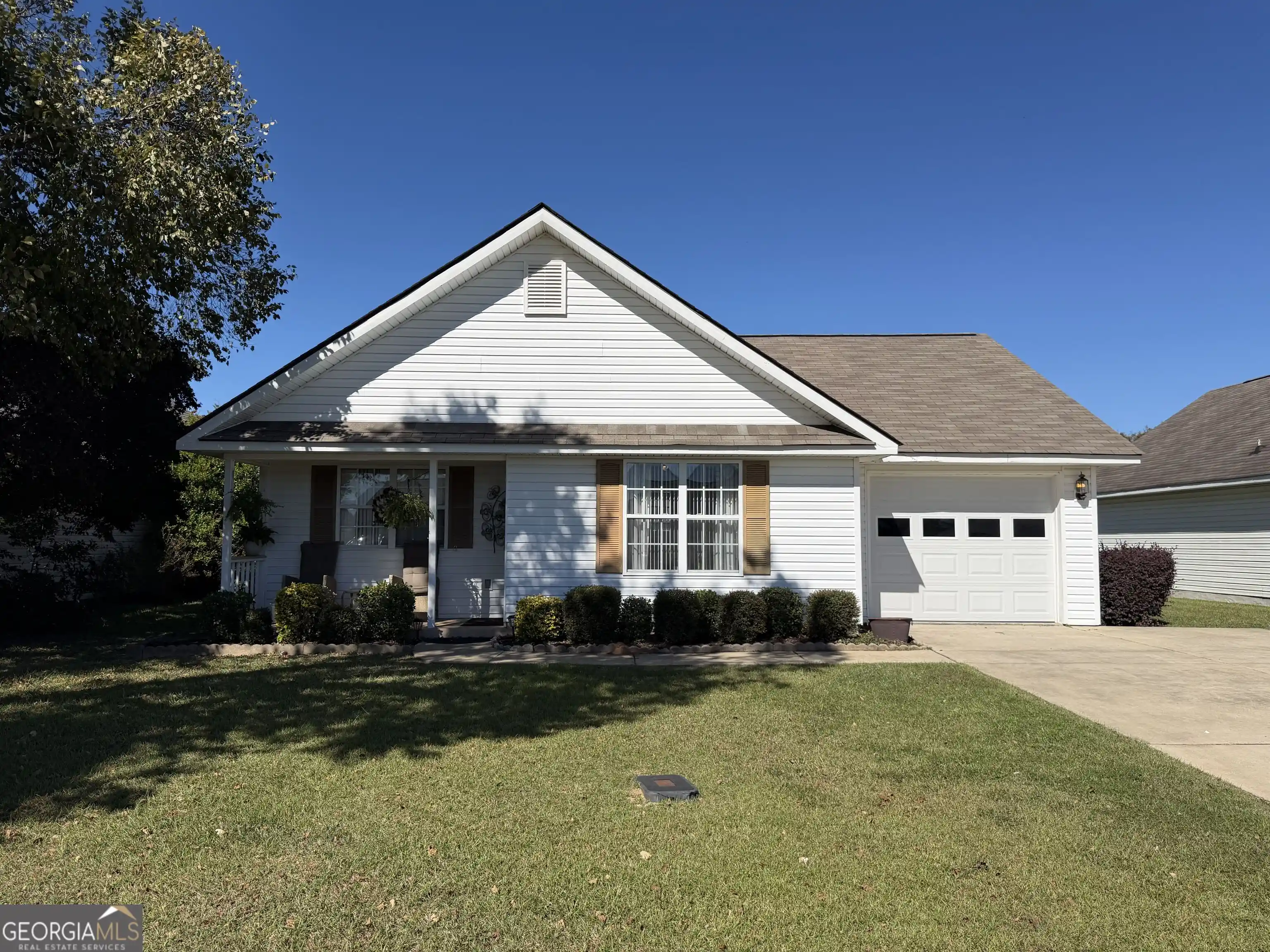 Photo 1 of Sale Pending at 406 Eagles Landing Trl, Warner Robins, GA 31093 | MLS# 10876065 | Listing updated on 2026-10-27
