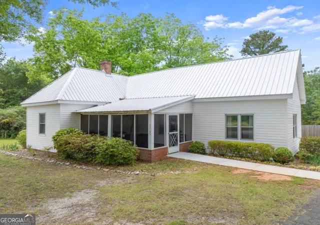1st image of 1519 New Hope Church Rd, Loganville, GA 30052 | MLS# 10764971