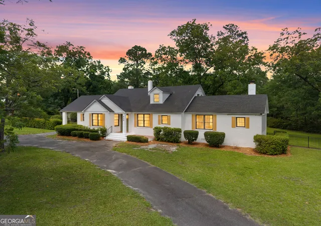 Photo 1 of Single family home for sale at 806 N Main St, Sylvania, GA 30467 | MLS# 10831053 | Listing updated on 2026-09-04