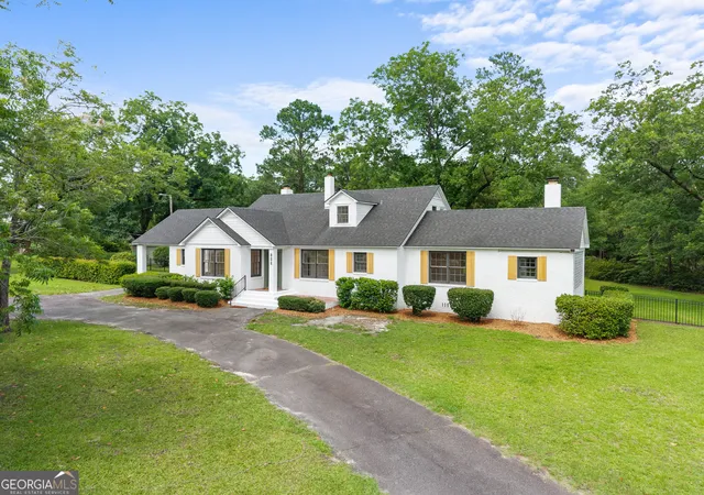 Photo 2 of Single family home for sale at 806 N Main St, Sylvania, GA 30467 | MLS# 10831053 | Listing updated on 2026-09-04