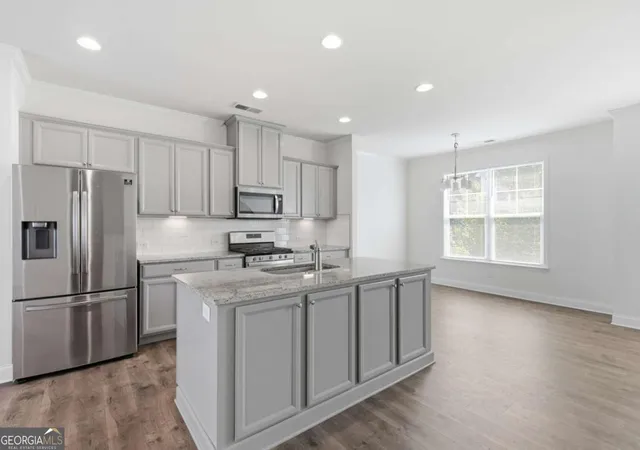 4th image of 1611 Falcon Crest Wy, Decatur, GA 30032 | MLS# 10811423