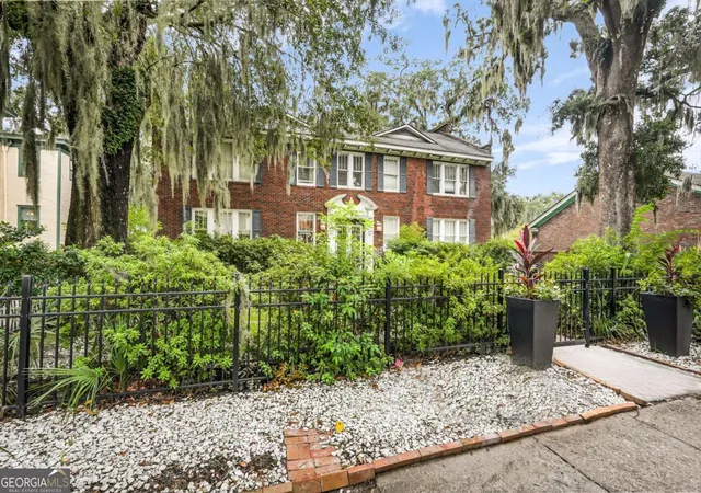 Homes for sale in Savannah, GA | 17 E 37th St, Savannah, GA 31401