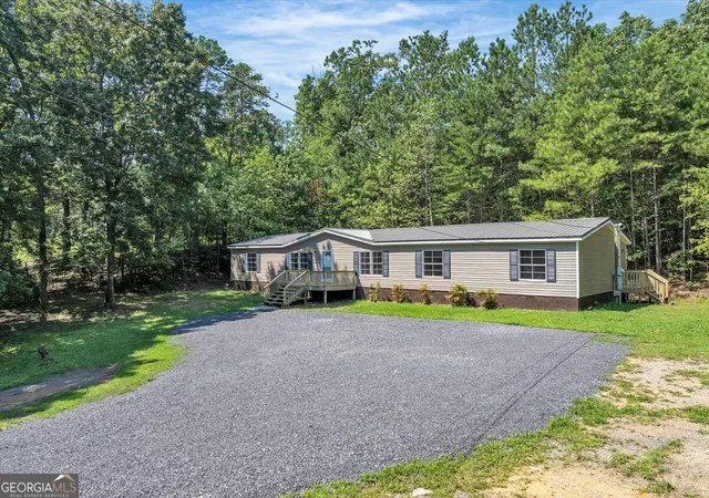 Photo 3 of Single family home for sale at 827 Brackett Ridge Rd, Chatsworth, GA 30705 | MLS# 10826244 | Listing updated on 2026-09-10