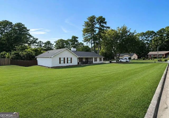 Photo 3 of Sale Pending at 808 Darlington Dr, Jonesboro, GA 30238 | MLS# 10834245 | Listing updated on 2026-08-28
