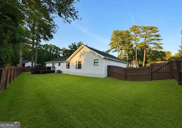 Photo 3 of Sale Pending at 808 Darlington Dr, Jonesboro, GA 30238 | MLS# 10834245 | Listing updated on 2026-08-28