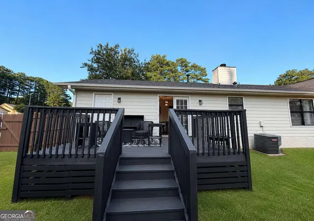 Photo 4 of Sale Pending at 808 Darlington Dr, Jonesboro, GA 30238 | MLS# 10834245 | Listing updated on 2026-08-28