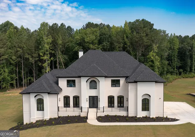 Homes for sale in Fayetteville, GA | 220 Waltham Wy, Fayetteville, GA 30214 | MLS# 10771156