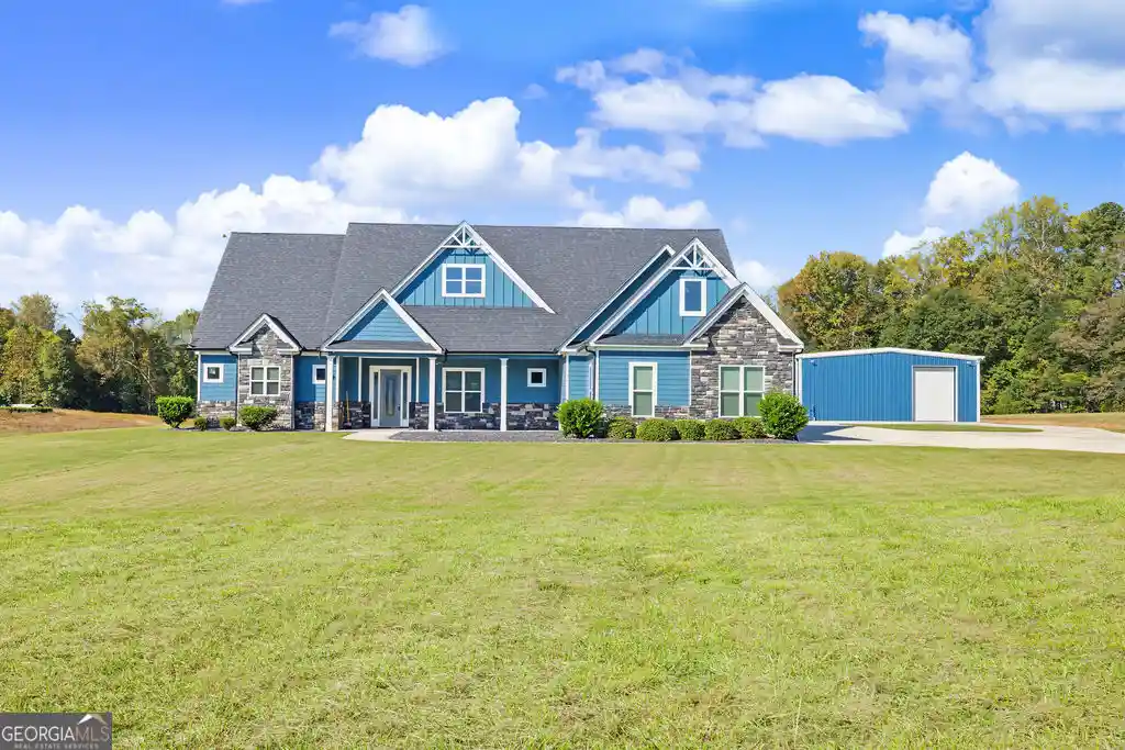 Photo 1 of Single family home for sale at 832 Barnesville Rd, Griffin, GA 30224 | MLS# 10815566 | Listing updated on 2026-10-19