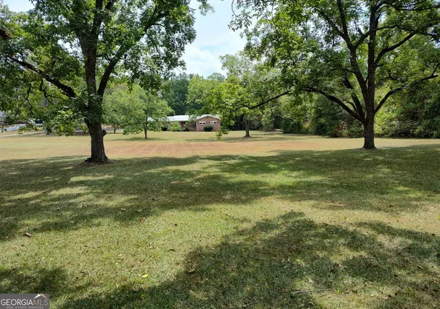 Photo 3 of Single family home for sale at 1192 Country Club Rd, Elberton, GA 30635 | MLS# 10833283 | Listing updated on 2026-08-27