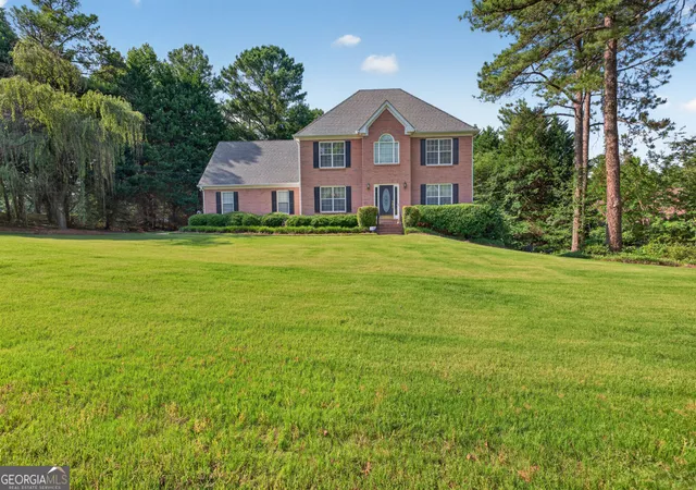 Photo 3 of Single family home for sale at 860 Scenic Lake Dr, Lawrenceville, GA 30045 | MLS# 10792565 | Listing updated on 2026-10-08