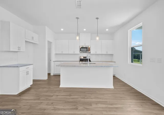 2nd image of 3991 Alderstone Dr, Flowery Branch, GA 30542 | MLS# 10819488