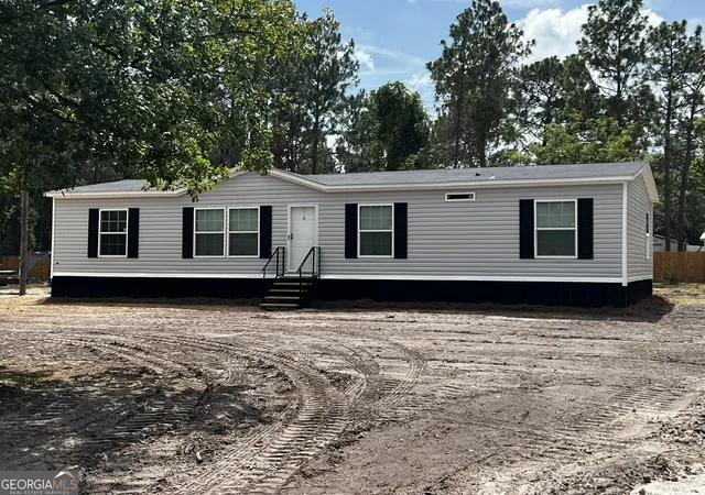 3rd image of 73 Oak Dr, Jesup, GA 31545 | MLS# 10812121