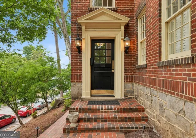 Photo 2 of Condo for sale at 1 S Prado Ne #18, Atlanta, GA 30309 | MLS# 10782625 | Listing updated on 2026-09-03