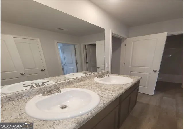 Photo 4 of Single family home for sale at 1100 Bluecoat Cir, Hampton, GA 30228 | MLS# 10797505 | Listing updated on 2026-08-16