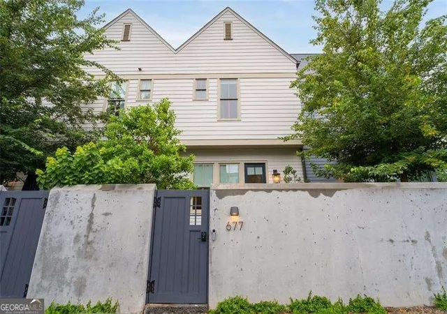 Photo 2 of Townhouse for sale at 677 Exchange St Se, Atlanta, GA 30315 | MLS# 10791138 | Listing updated on 2026-08-02