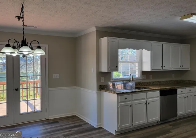image of 915 Burning Bush Dr, Loganville, GA 30052 | MLS# 10793066