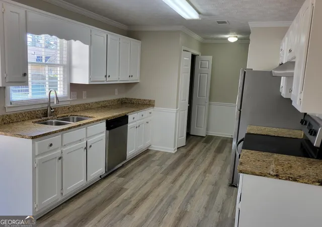 image of 915 Burning Bush Dr, Loganville, GA 30052 | MLS# 10793066