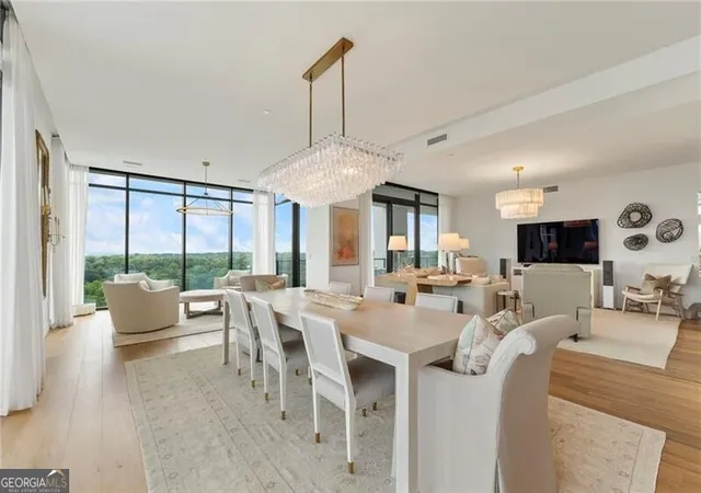 Listing Photo 5 - Condo for sale in building located at 2520 Peachtree Rd Nw, Atlanta, GA 30305 - Unit #1603
