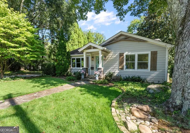 Photo 3 of Single family home for sale at 1022 Park St, Gainesville, GA 30501 | MLS# 10829556 | Listing updated on 2026-09-18