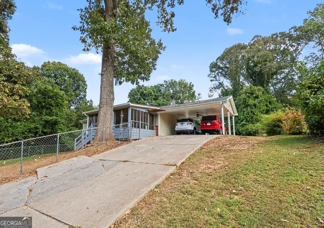 Photo 1 of Single family home for sale at 8942 Meadow Dr, Lithia Springs, GA 30122 | MLS# 10858311 | Listing updated on 2026-10-28