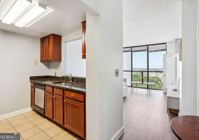 Photo 4 of Condo for sale at 1280 W Peachtree St Nw #3705, Atlanta, GA 30309 | MLS# 10822178 | Listing updated on 2026-08-25