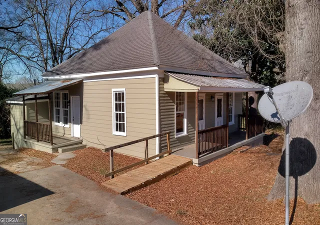 Photo 2 of Single family home for sale at 1308 Park Ave, Lagrange, GA 30240 | MLS# 10670920 | Listing updated on 2026-09-11