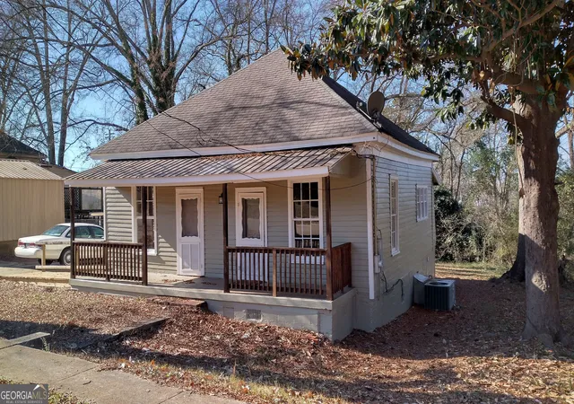 Photo 3 of Single family home for sale at 1308 Park Ave, Lagrange, GA 30240 | MLS# 10670920 | Listing updated on 2026-09-11