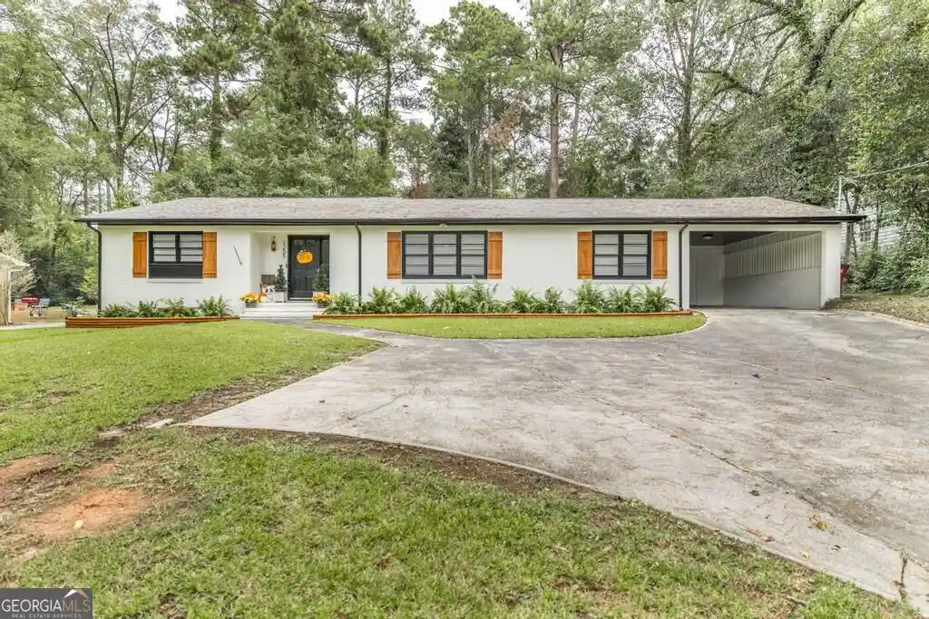 Photo 1 of Sale Pending at 1255 Nottingham Dr, Macon, GA 31211 | MLS# 10853780 | Listing updated on 2026-10-04