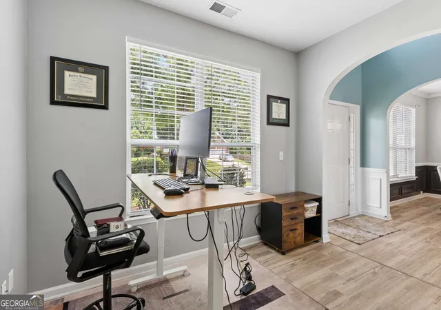 Photo 3 of Single family home for sale at 5076 Huntcrest Dr Sw, Mableton, GA 30126 | MLS# 10825564 | Listing updated on 2026-09-23