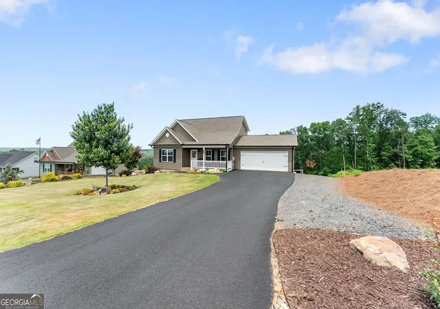 Photo 3 of Single family home for sale at 150 Grand Oak Ln, Dahlonega, GA 30533 | MLS# 10798606 | Listing updated on 2026-08-25