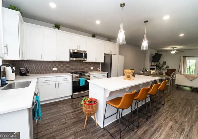 2nd image of 2030 Nw Main St Nw #403, Atlanta, GA 30318 | MLS# 10779243
