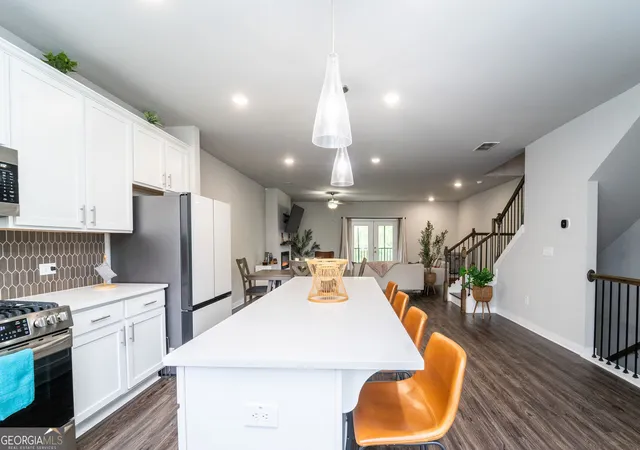 3rd image of 2030 Nw Main St Nw #403, Atlanta, GA 30318 | MLS# 10779243