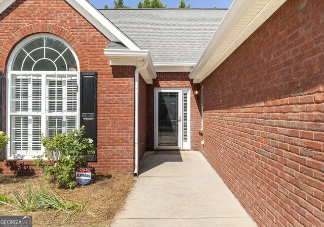 Homes for sale in Fayetteville, GA | 295 Cloverwood Dr, Fayetteville, GA 30215 | MLS# 10739985