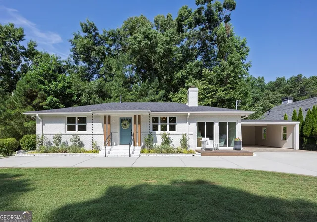 Photo 1 of Sale Pending at 401 Cottonwood Dr, Woodstock, GA 30189 | MLS# 10801291 | Listing updated on 2026-09-19