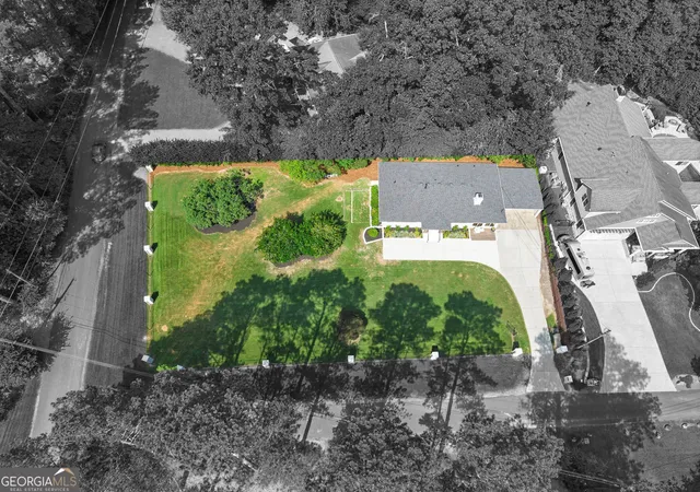 Photo 3 of Sale Pending at 401 Cottonwood Dr, Woodstock, GA 30189 | MLS# 10801291 | Listing updated on 2026-09-19