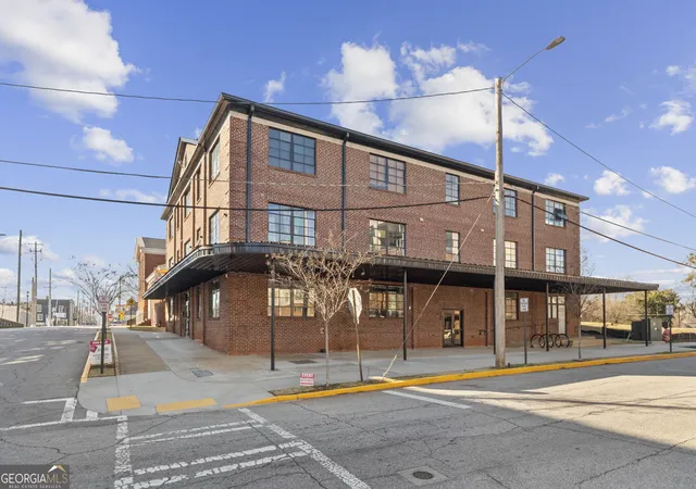 1st image of 1805 Harvard Ave #305, Atlanta, GA 30337 | MLS# 10818201