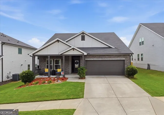Photo 1 of Single family home for sale at 638 Valdosta Dr, Canton, GA 30114 | MLS# 10822325 | Listing updated on 2026-08-31