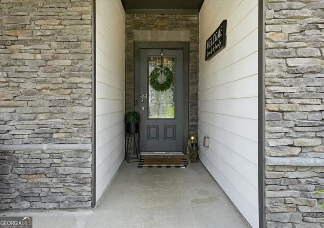 Photo 3 of Sale Pending at 638 Valdosta Dr, Canton, GA 30114 | MLS# 10822325 | Listing updated on 2026-09-19