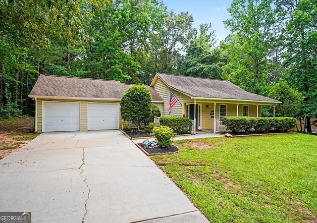 Homes for sale in Griffin, GA | 120 Landing Wy, Griffin, GA 30223 | MLS# 10790810