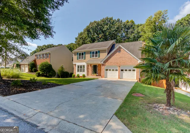 Photo 2 of Single family home for sale at 909 Colony Creek Dr, Lawrenceville, GA 30043 | MLS# 10835535 | Listing updated on 2026-09-21