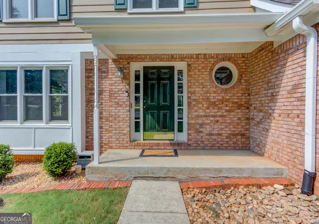 Photo 3 of Single family home for sale at 909 Colony Creek Dr, Lawrenceville, GA 30043 | MLS# 10835535 | Listing updated on 2026-09-21