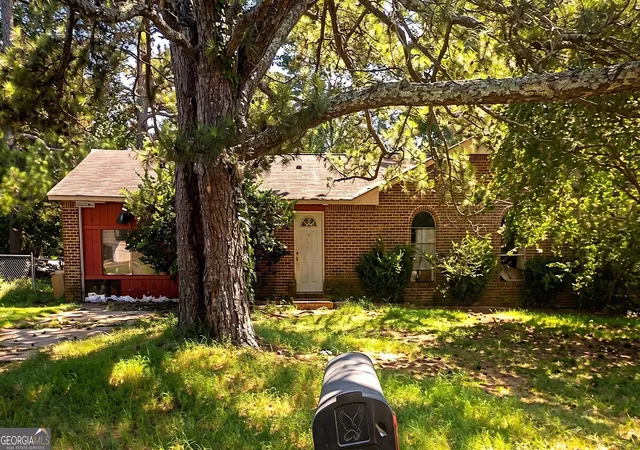 Photo 1 of Sale Pending at 165 Meadowlark Ln, Jonesboro, GA 30236 | MLS# 10832827 | Listing updated on 2026-09-04
