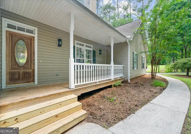 Photo 3 of Sale Pending at 7805 Heardsville Cir, Cumming, GA 30028 | MLS# 10821572 | Listing updated on 2026-09-08